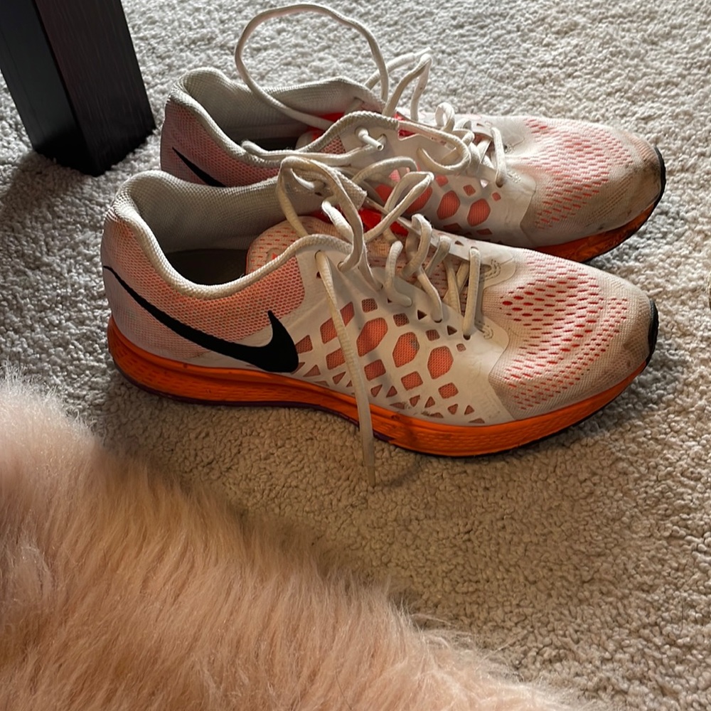 Nike tennis shoes